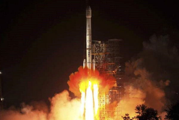 Tên lửa Long March-3B mang theo Chang'e-3 phóng từ Trung tâm phóng vệ tinh Tây Xương ở tỉnh Tứ Xuyên ngày 2/12/2013